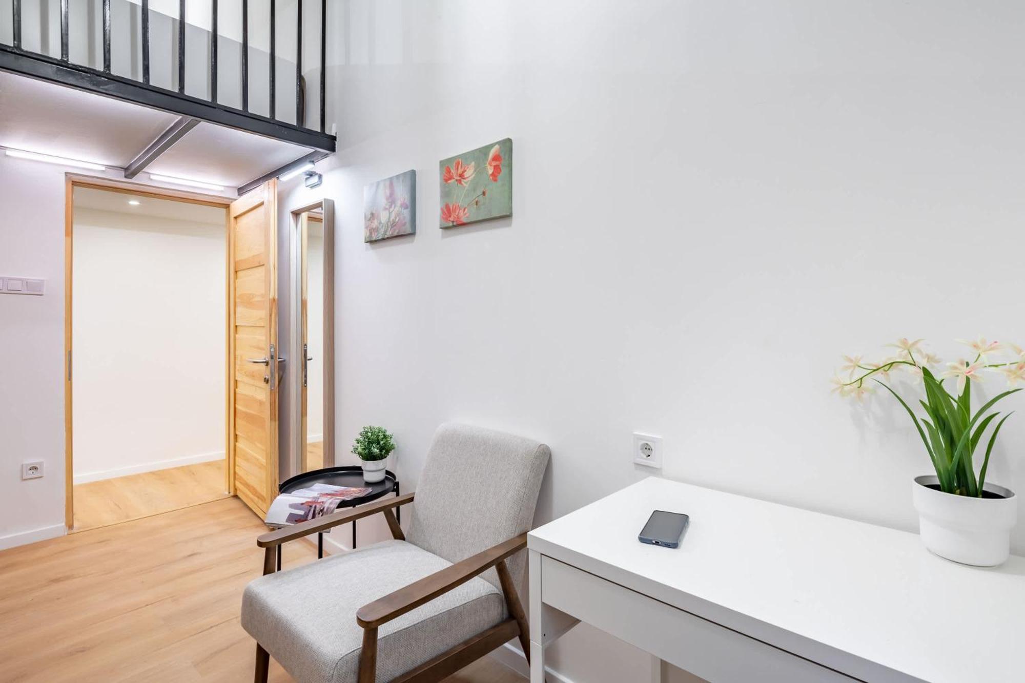 Very - Young - Modern Apartament